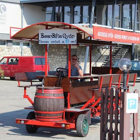 גיור Amstel Hattyu Panzio -Erintesmentes Bejelentkezes מראה חיצוני תמונה